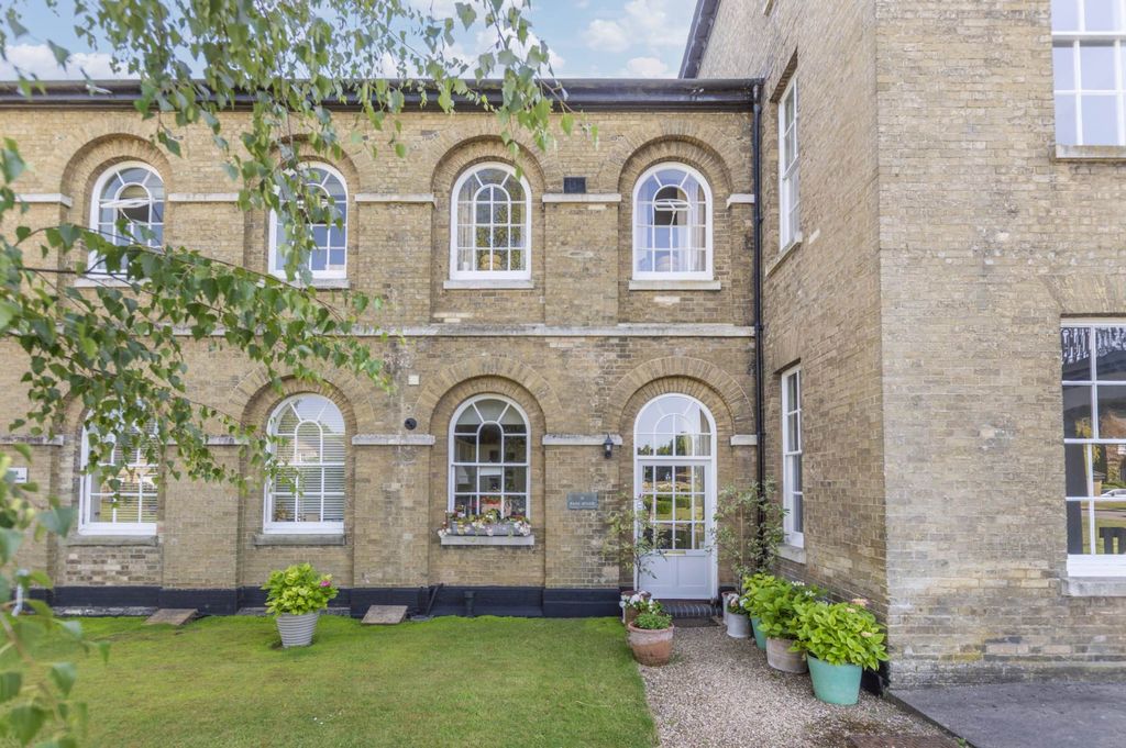 Property photo 1 of 24
