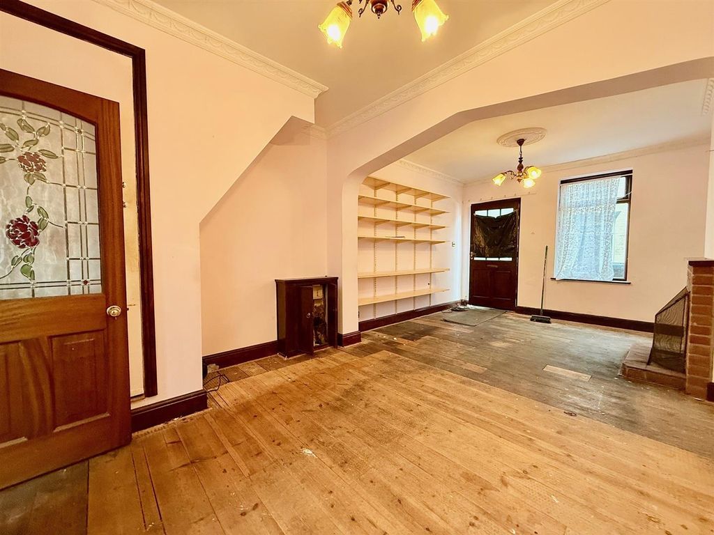 Property photo 2 of 7 Lounge