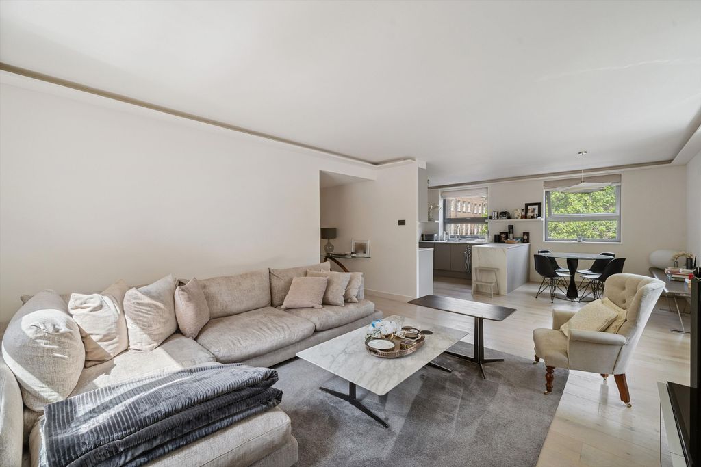 Property photo 1 of 17 Image