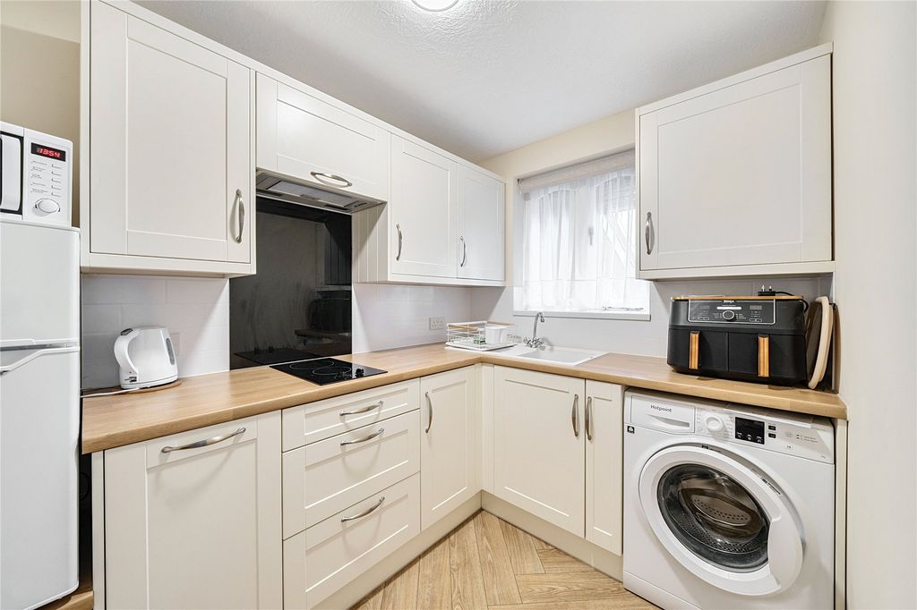 Property photo 1 of 13 Picture No. 10