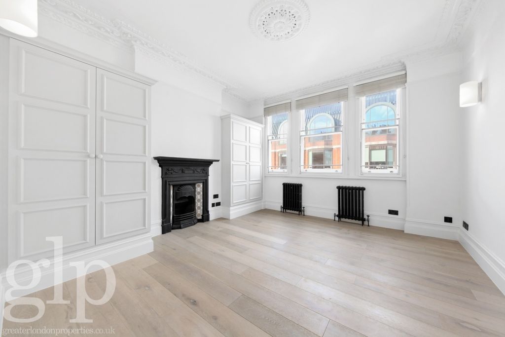 Property photo 2 of 19 979424