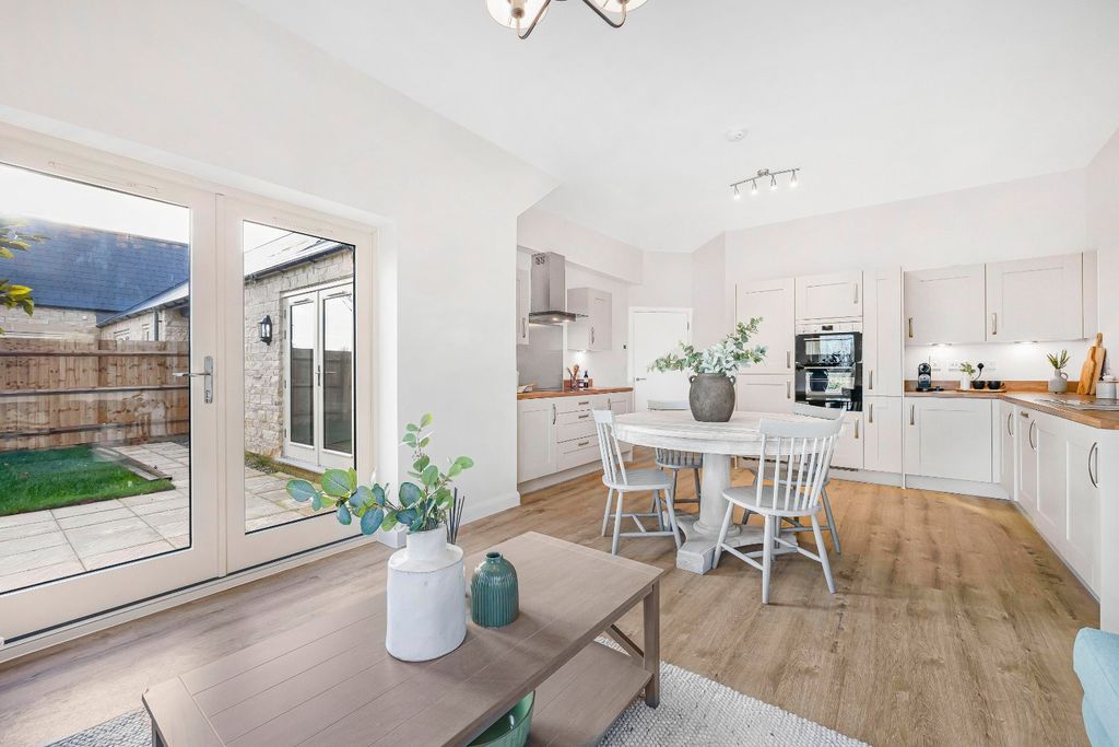 Property photo 3 of 9 Picture No. 29