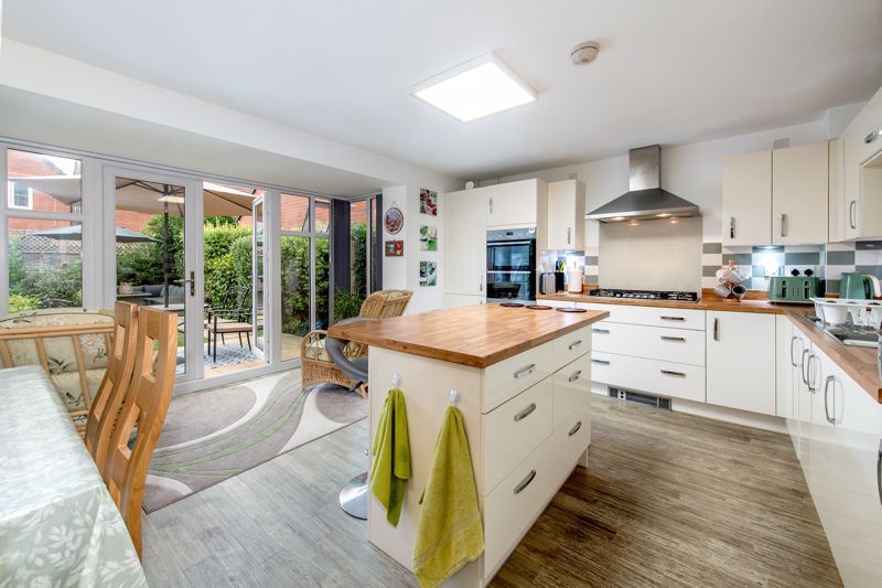 Property photo 3 of 22 Kitchen/Dining Room