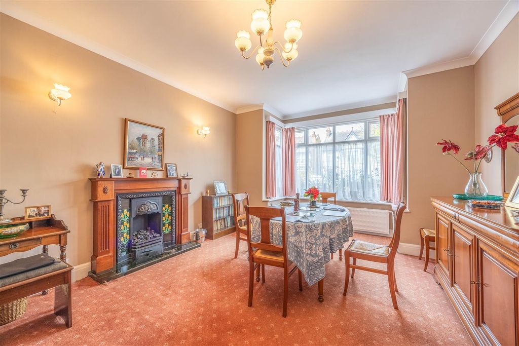 Property photo 2 of 36 Dining Room