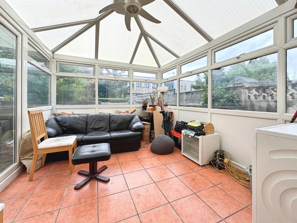 Property photo 3 of 21 Conservatory
