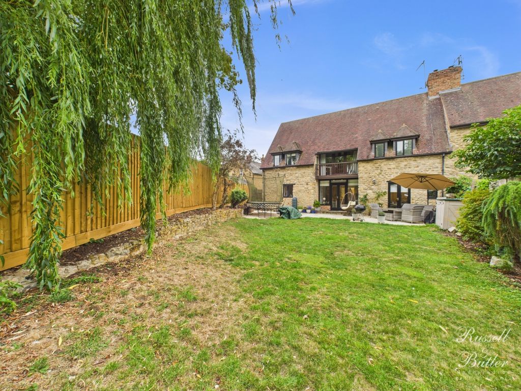 Property photo 1 of 31 Cam02127G0-Pr0325-Still001