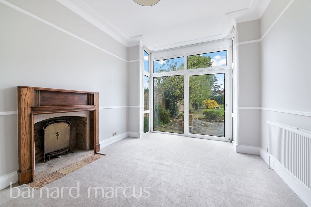 Property photo 3 of 16 Image