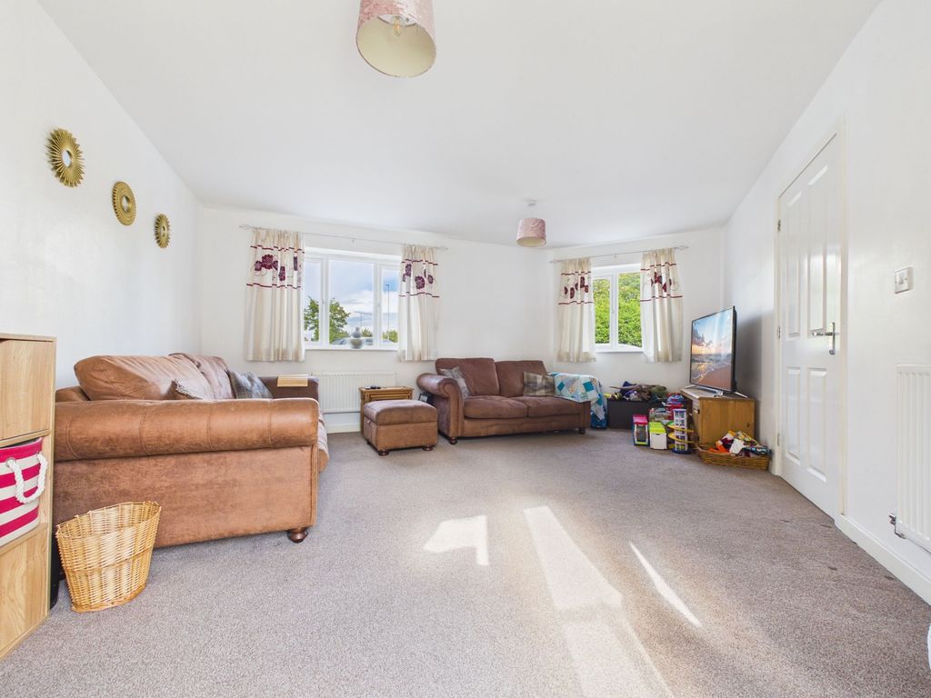 Property photo 2 of 25