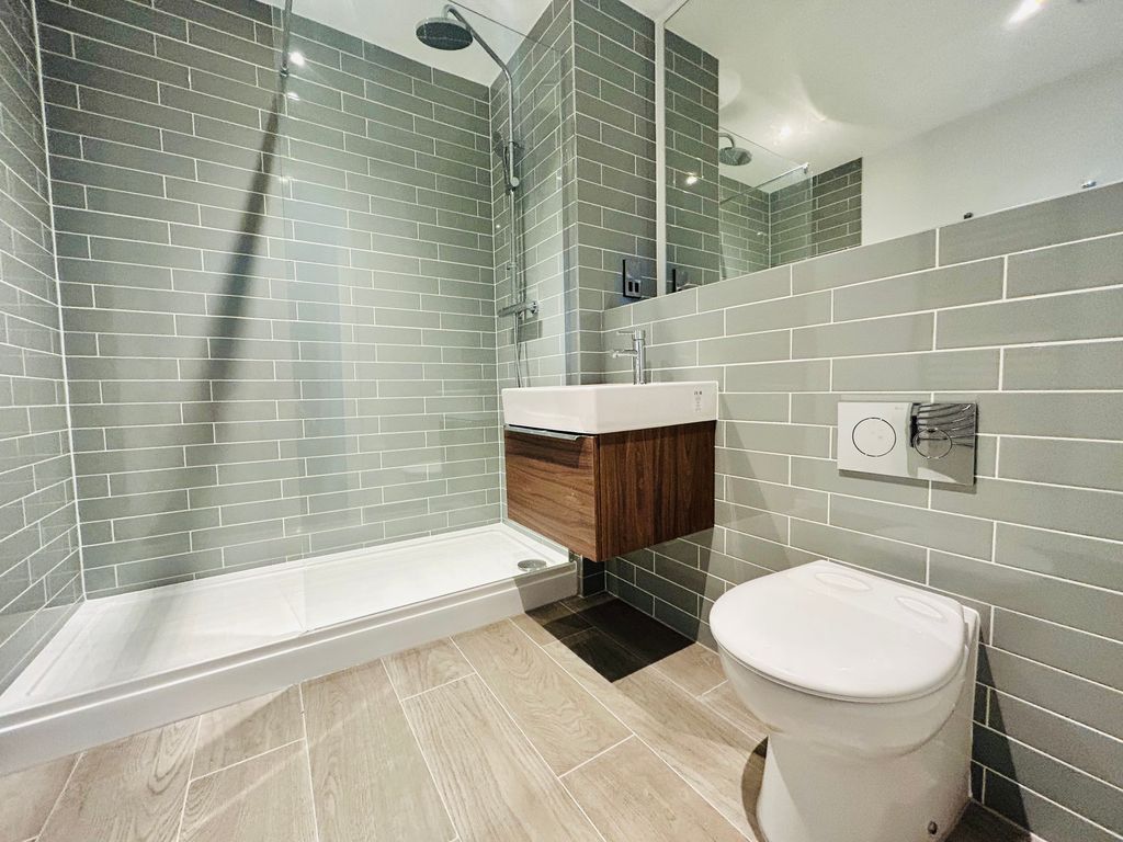 Property photo 1 of 5 Bathroom