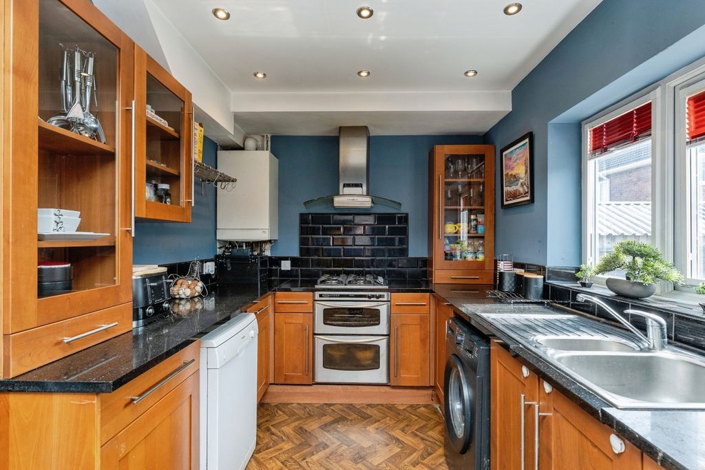 Property photo 3 of 26 Pbox-Img.Jpg