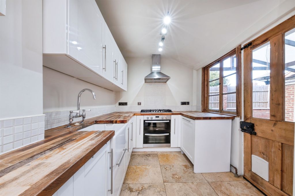 Property photo 3 of 19