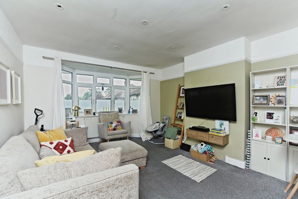Property photo 2 of 16