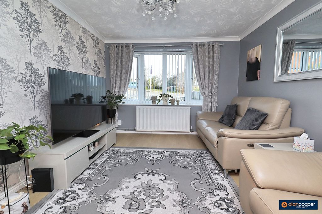 Property photo 3 of 23 4005855