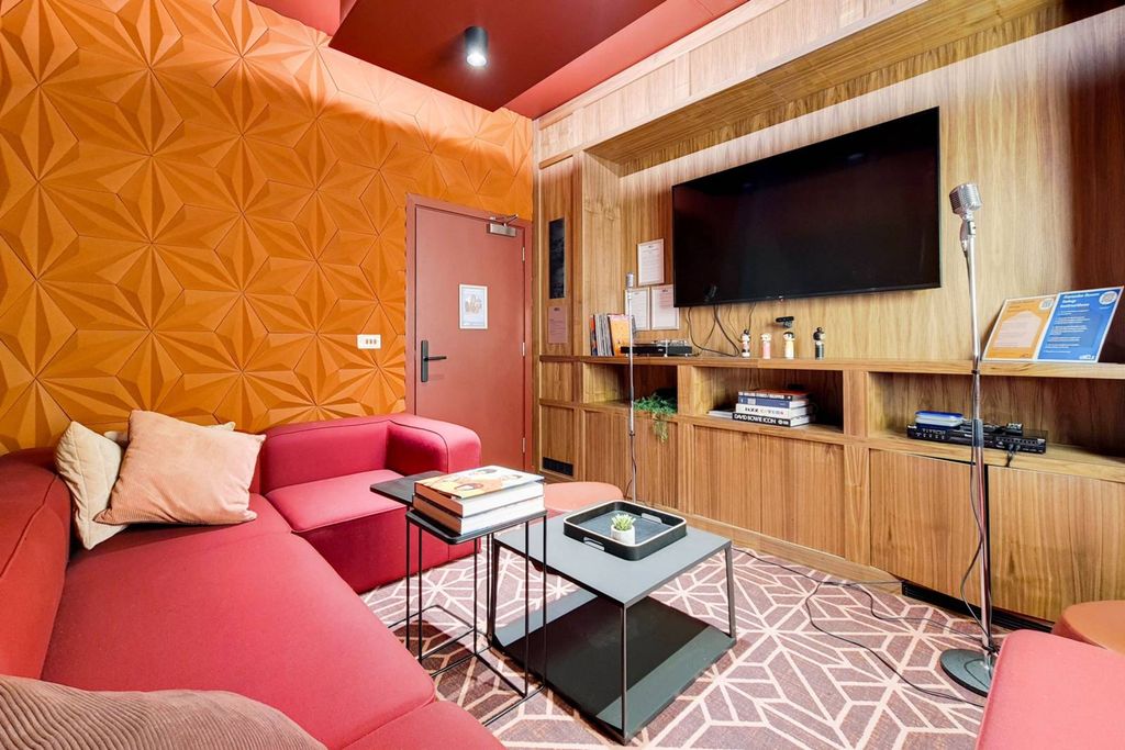 Property photo 3 of 27