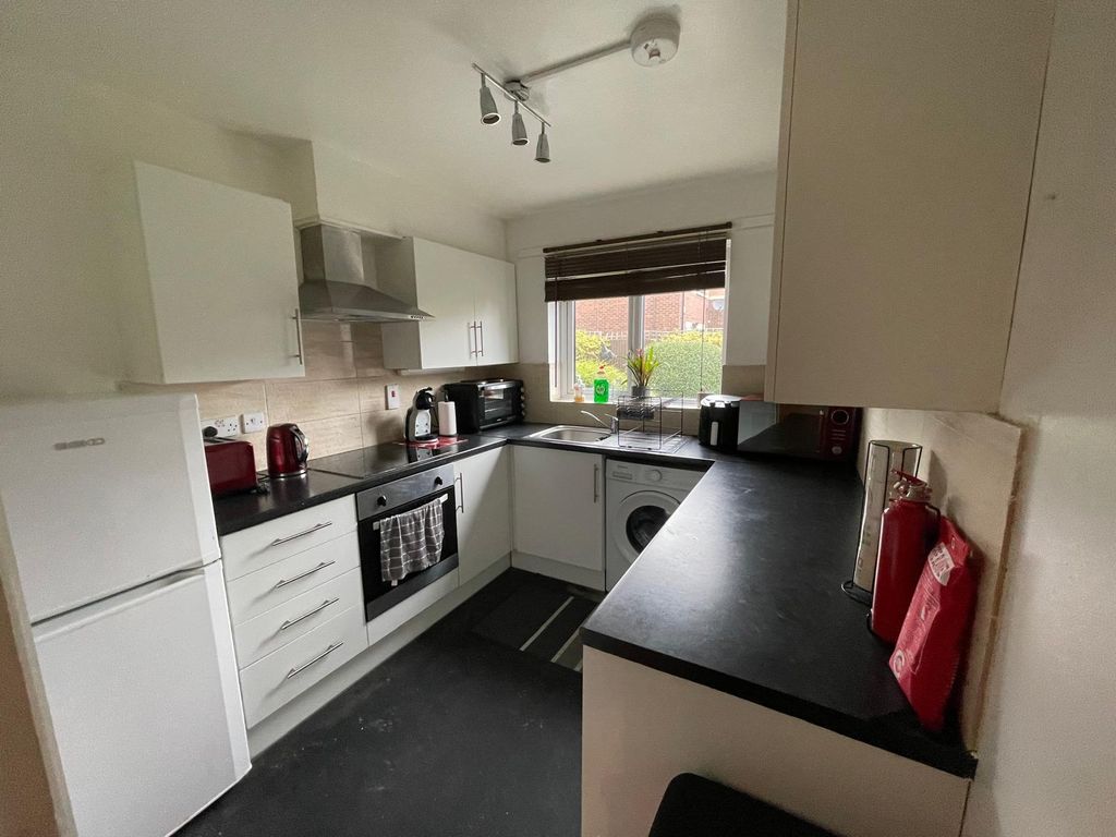 Property photo 1 of 3