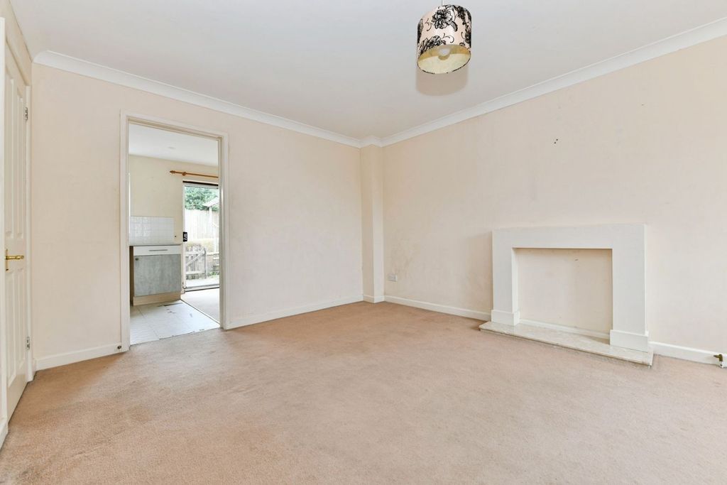 Property photo 3 of 21