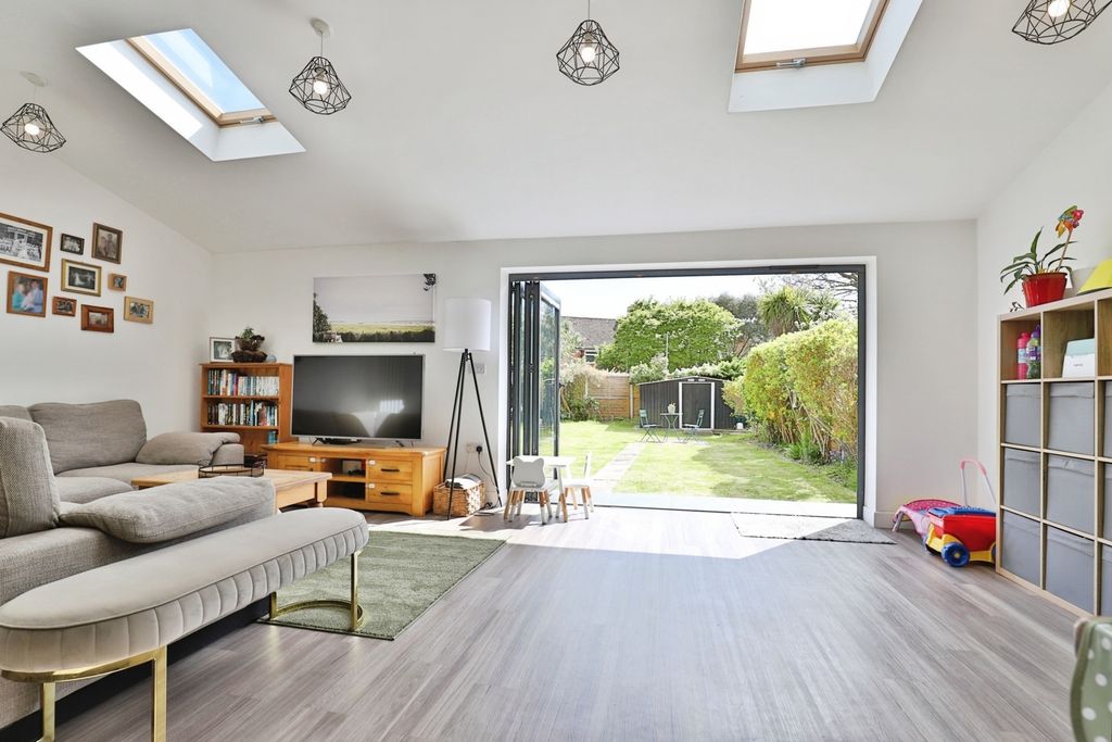 Property photo 3 of 27 Pbox-Img.Jpg