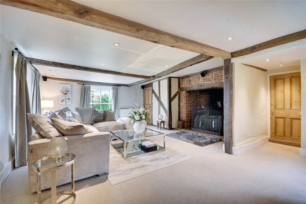 Property photo 3 of 17 Sitting Room