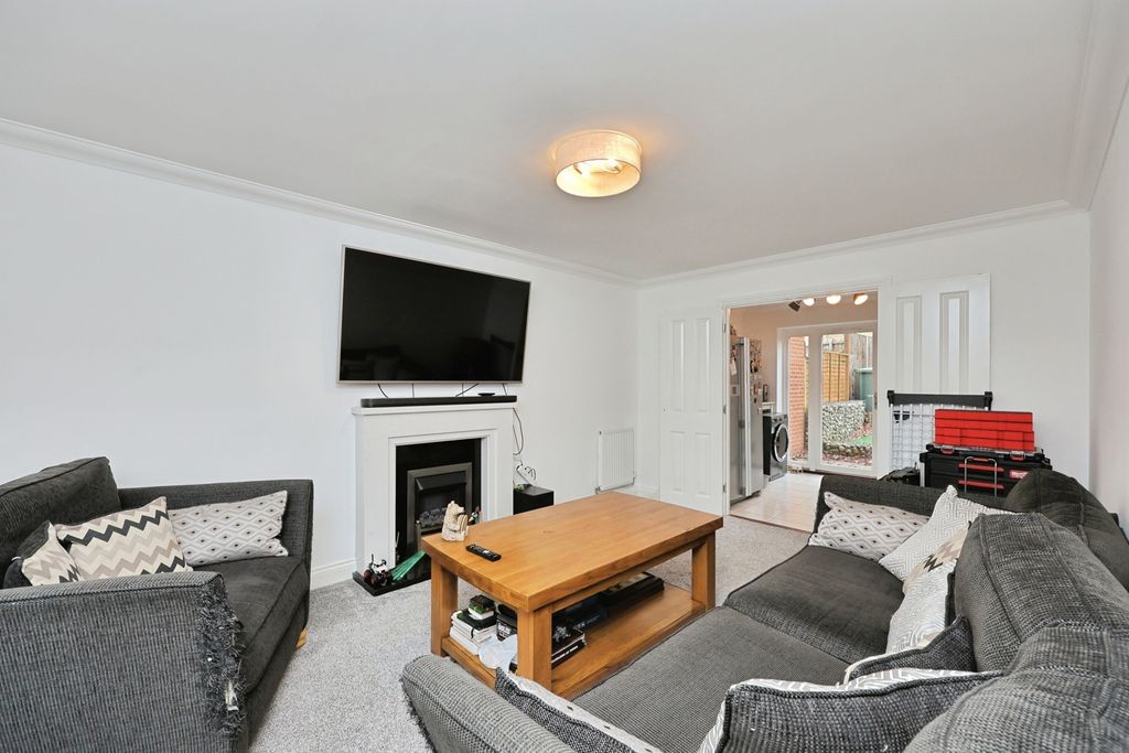 Property photo 3 of 12 Pbox-Img.Jpg