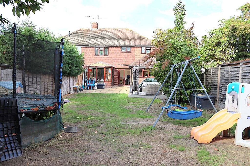 Property photo 2 of 17