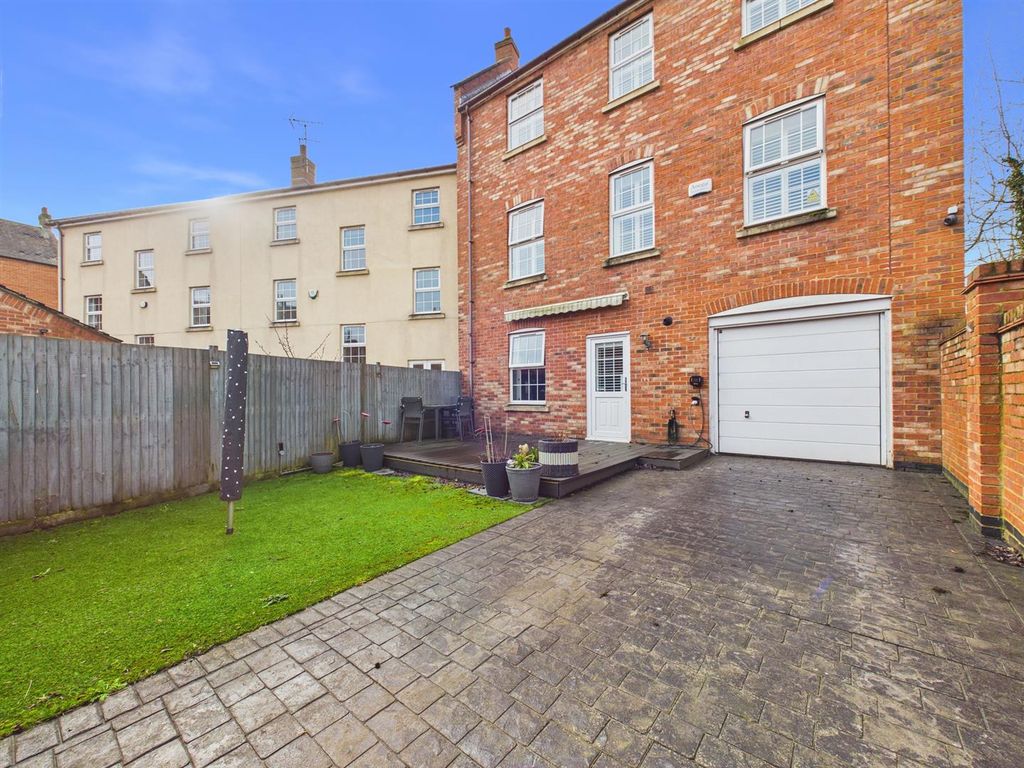 Property photo 2 of 16 Cam02435G0-Pr0148-Still037.Jpg