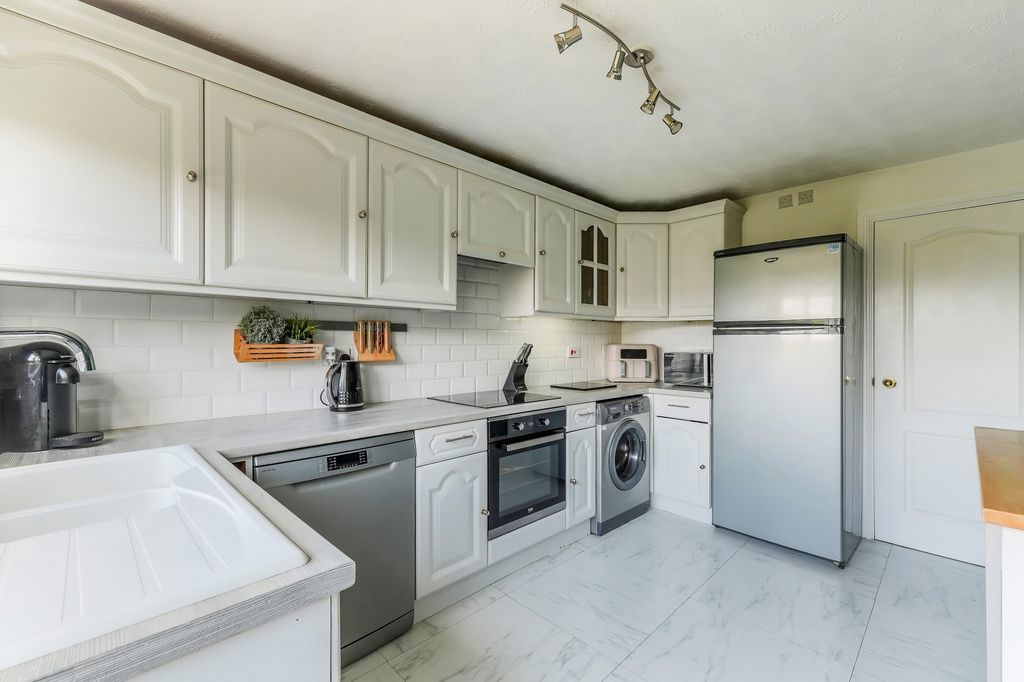 Property photo 3 of 43