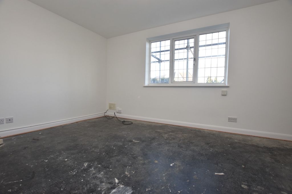 Property photo 3 of 10 1234015
