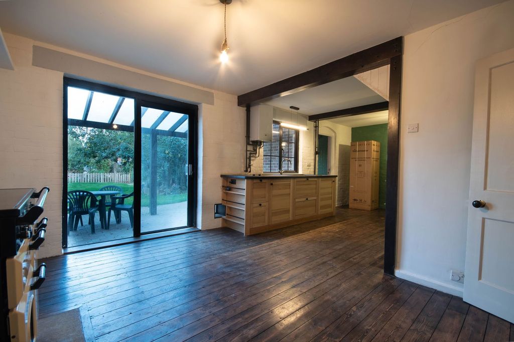 Property photo 2 of 18