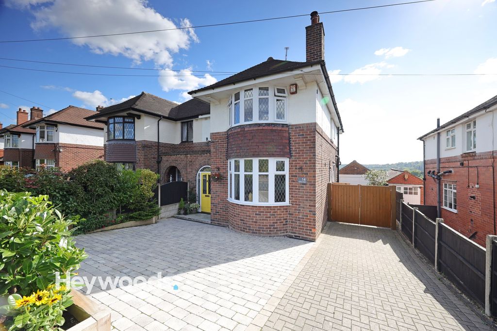 Property photo 3 of 39