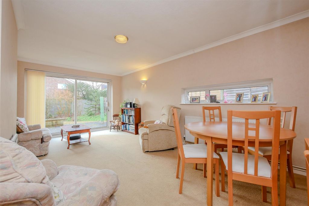 Property photo 2 of 12 Lounge/Dining Room