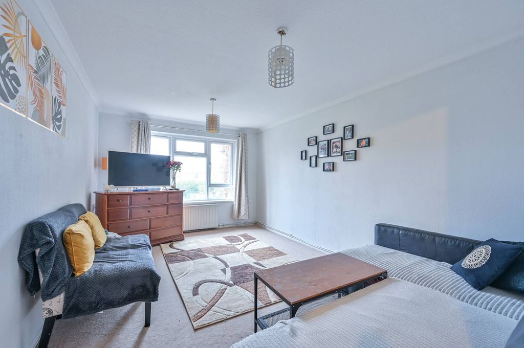 Property photo 1 of 4