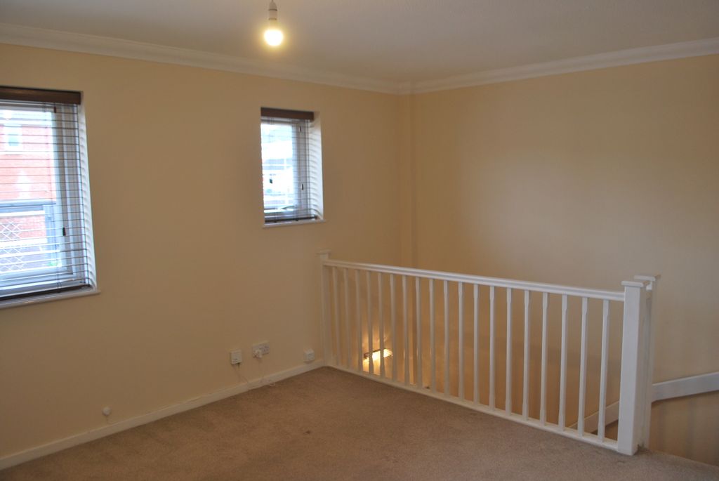 Property photo 3 of 7 Lounge