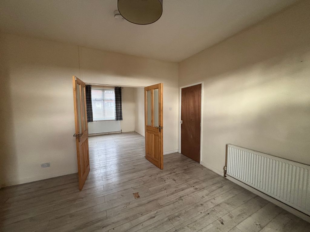 Property photo 1 of 10 Large Living Area 