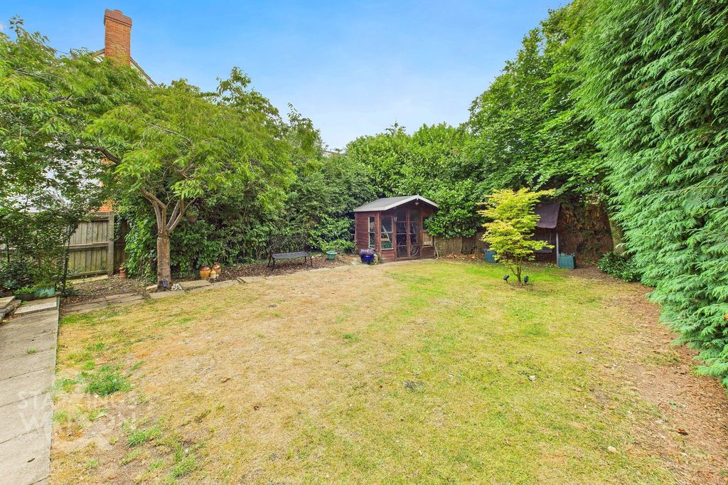 Property photo 3 of 24