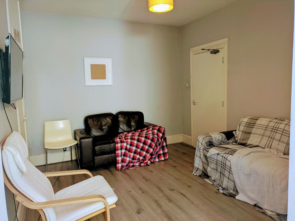 Property photo 3 of 4