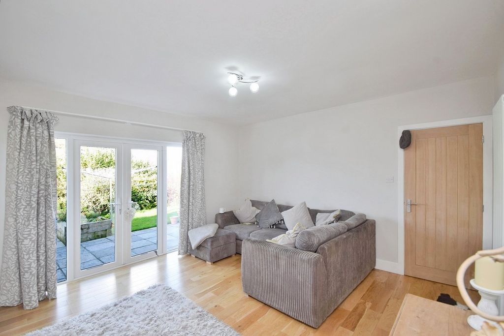 Property photo 3 of 26