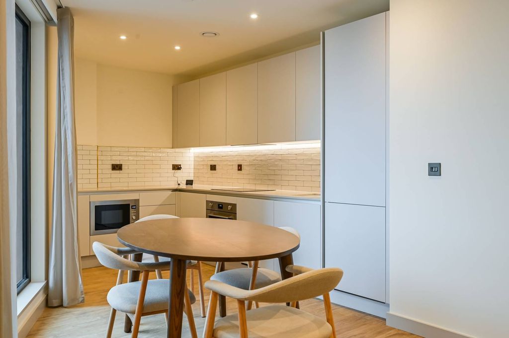 Property photo 1 of 25