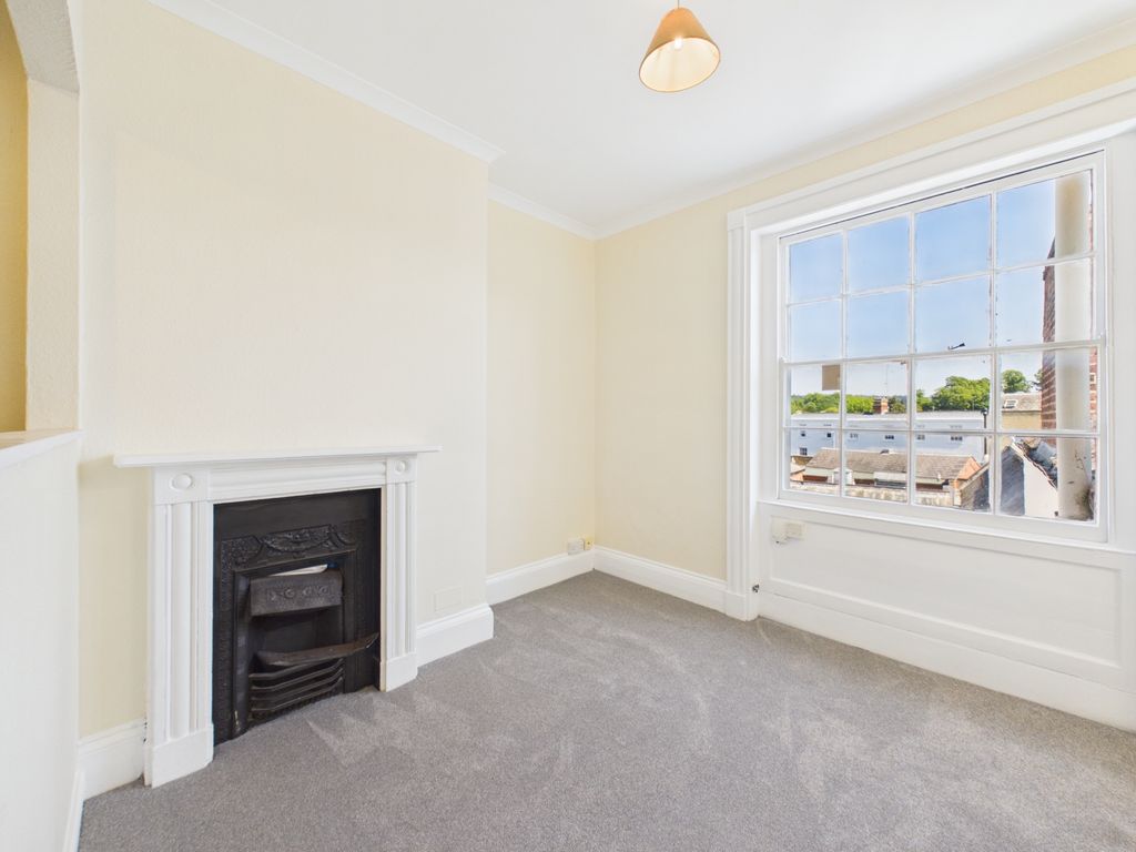 Property photo 2 of 7 Cam01937G0-Pr0616-Still004