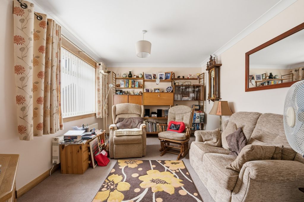 Property photo 2 of 21