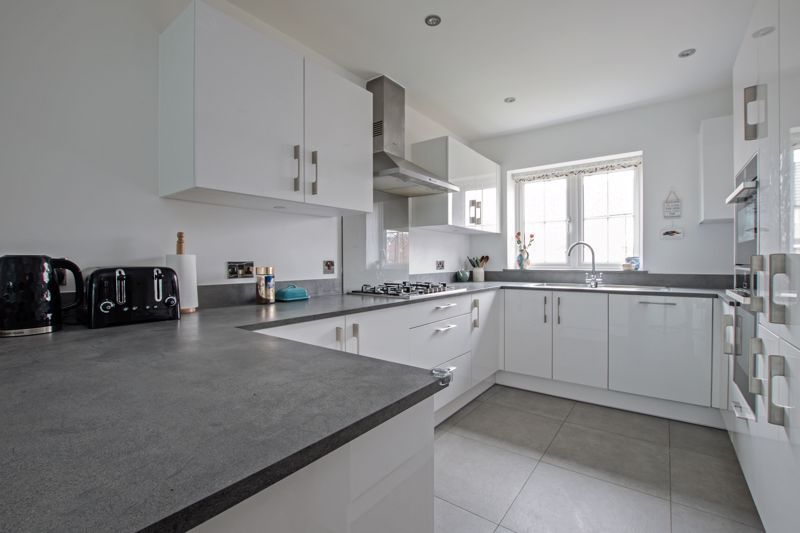 Property photo 2 of 18 Kitchen