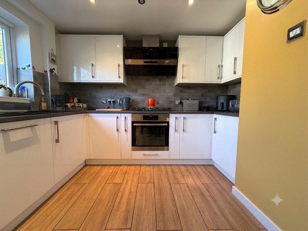 Property photo 3 of 16 Picture No. 09