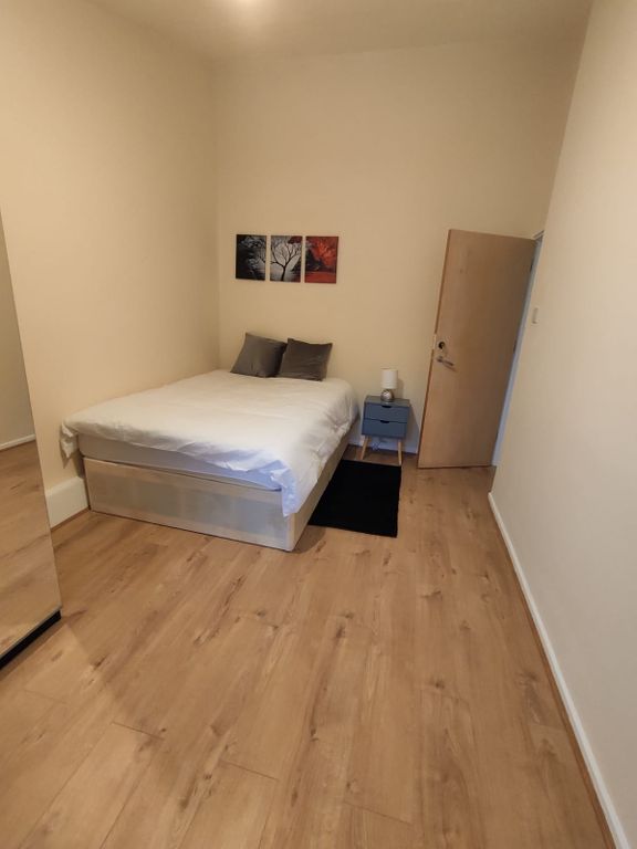 Property photo 3 of 3 Room