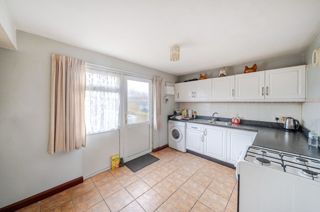 Property photo 3 of 14 1406224-11-6979E02225Cf6