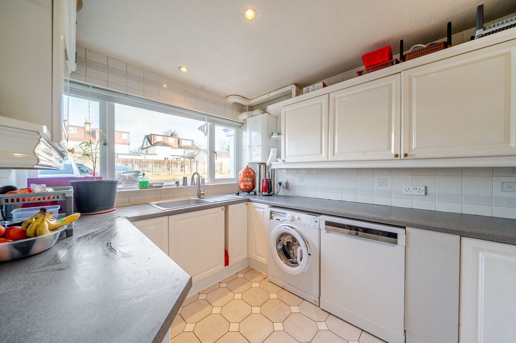 Property photo 3 of 13 Kitchen