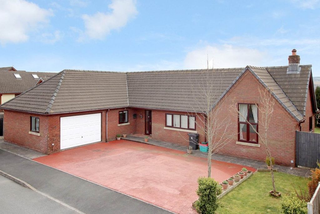 Property photo 1 of 35