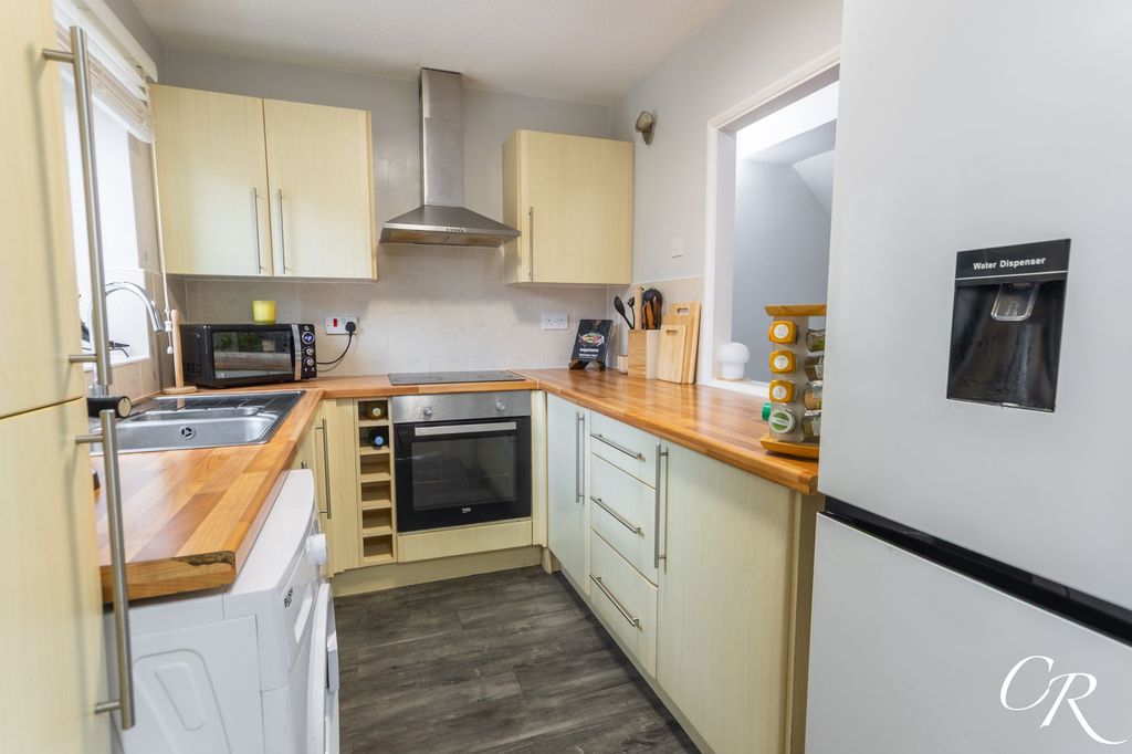 Property photo 2 of 9