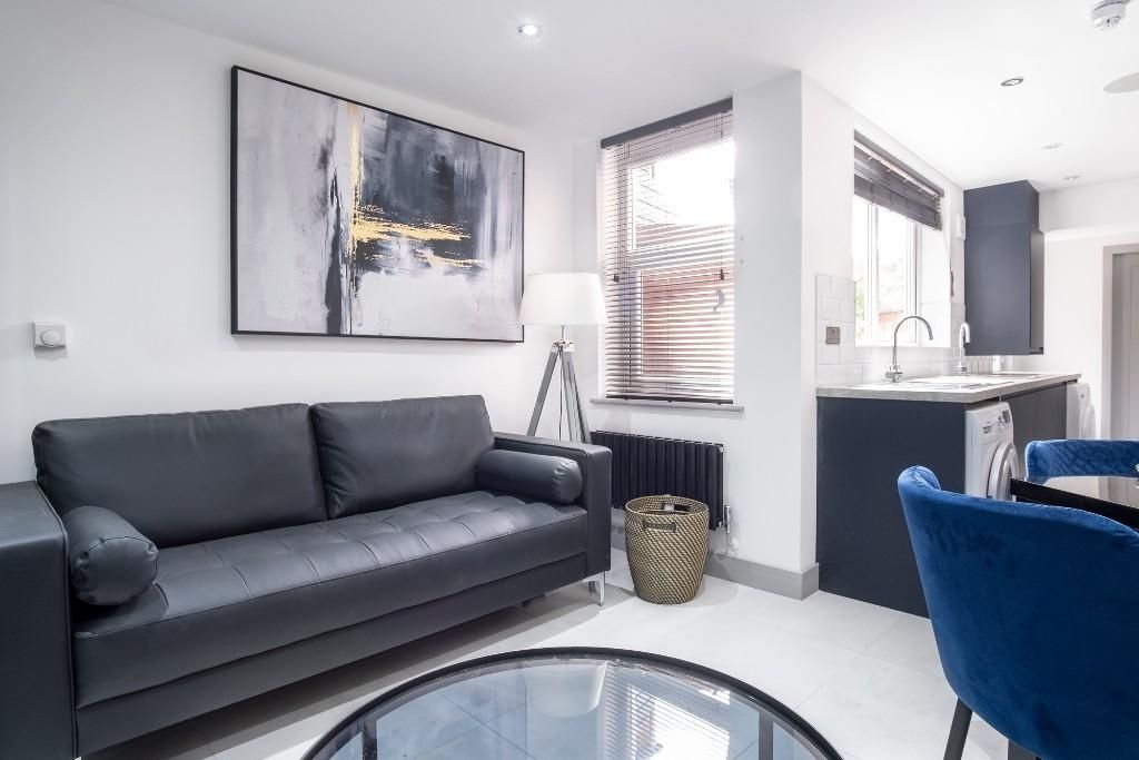 Property photo 2 of 13 A Stylish And Well-Lit Contemporary Living Room Fe...