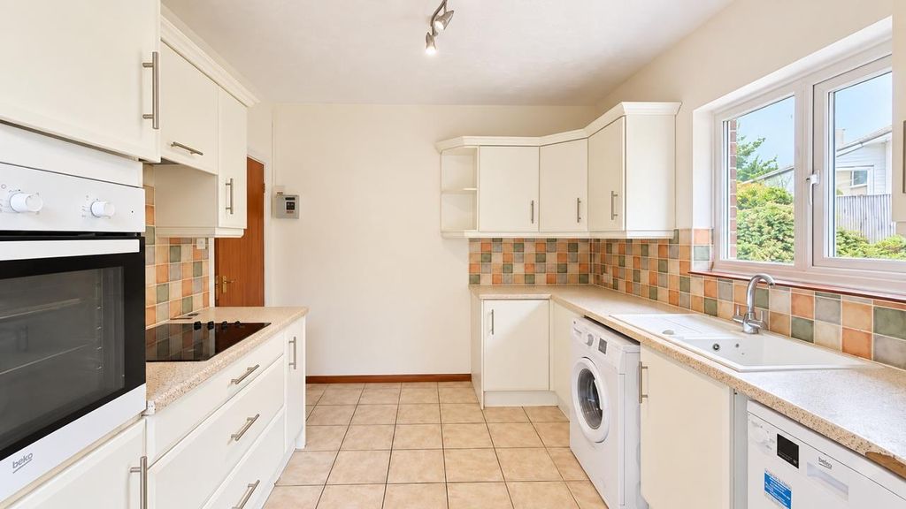 Property photo 2 of 23