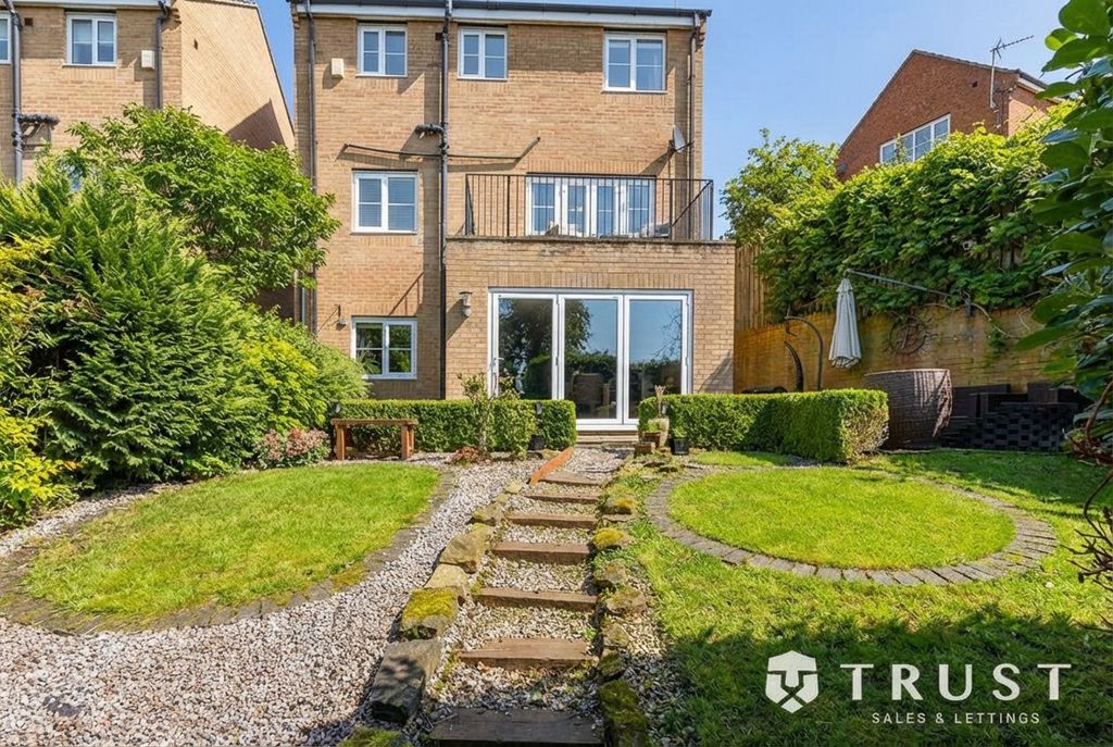 Property photo 1 of 41