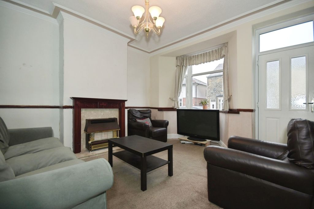 Property photo 2 of 17 Photo